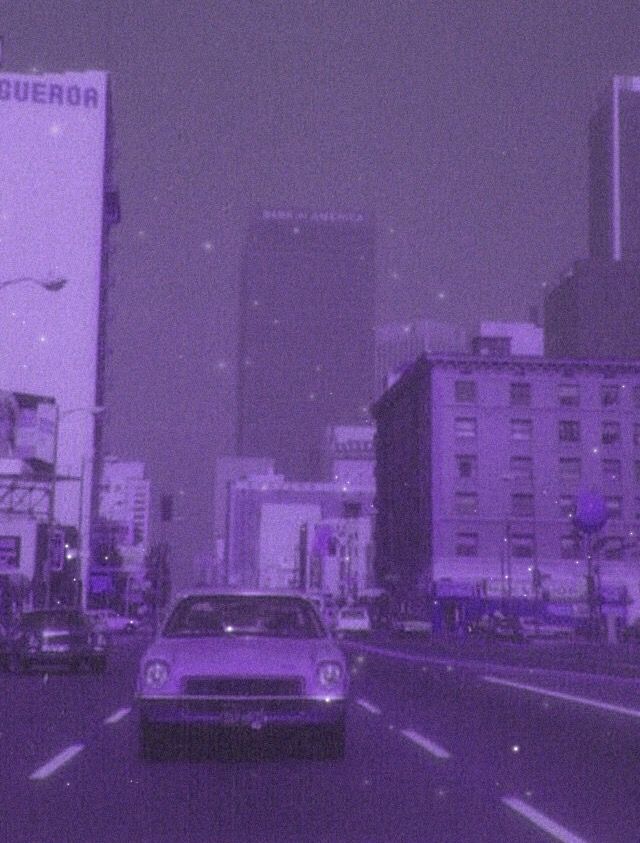 _calle _ciudad _auto _violeta.jpg