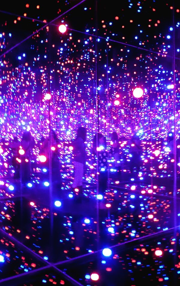 Yayoi Kusama_ _Gleaming Lights of the Souls_ installation.jpg